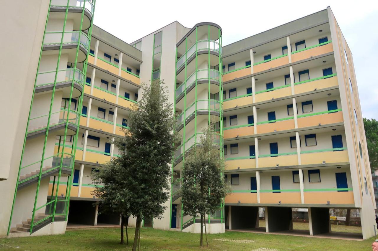 Grazioso Appartamento N 40 A Bibione A 100Mt Dal Mare Bagian luar foto