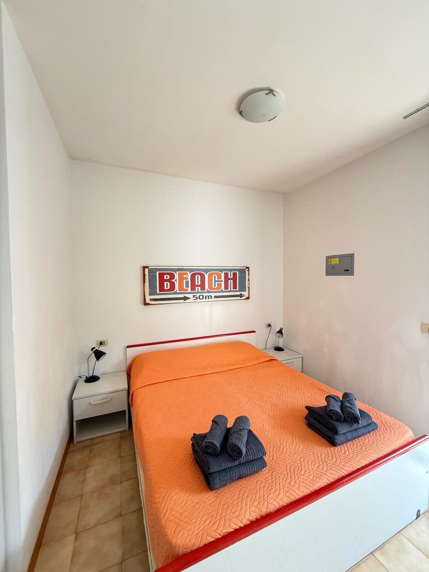 Grazioso Appartamento N 40 A Bibione A 100Mt Dal Mare Bagian luar foto